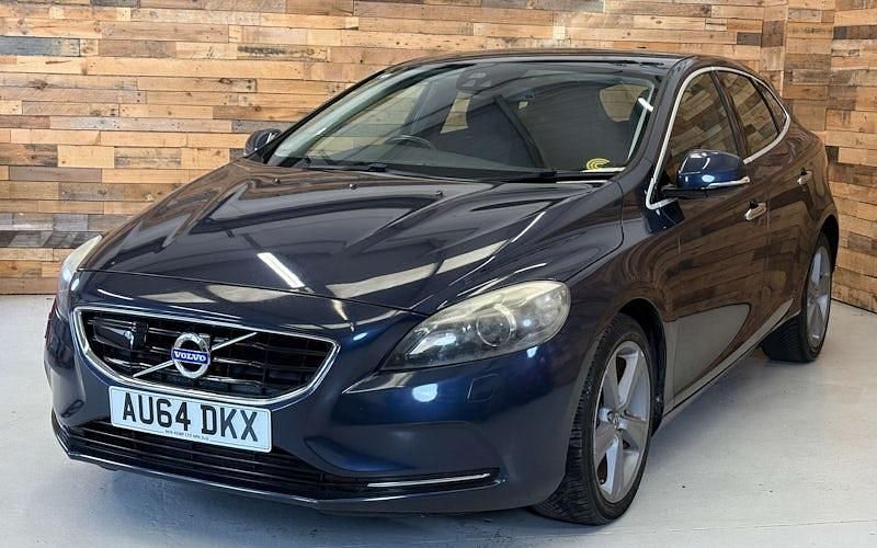 Used Volvo V40 SE Lux 179 HP (131 kW) 2015 Hatchback