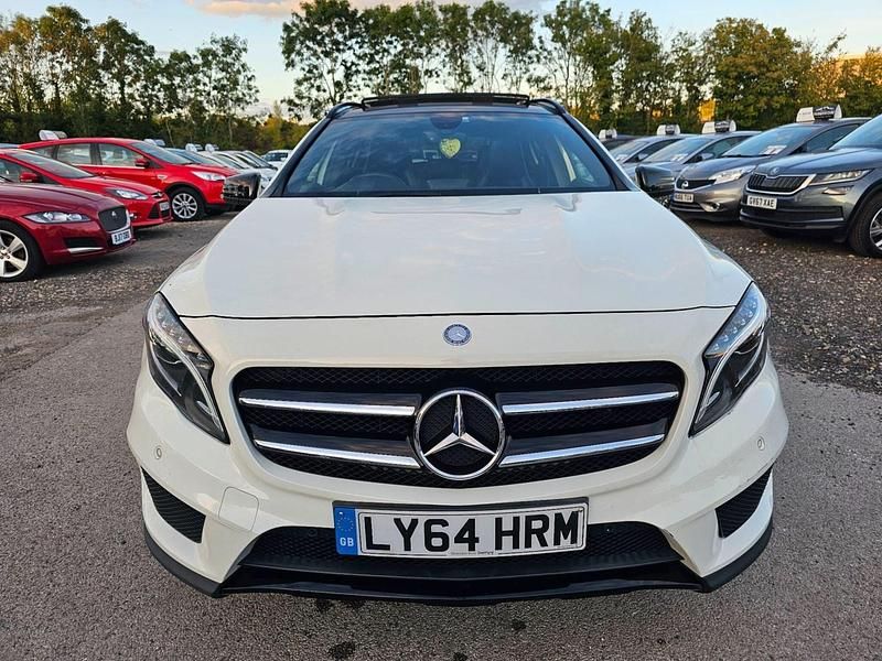 White Used 2015 Mercedes GLA220 AMG line SUV | £10,000 (Fair price) - Image 1/4