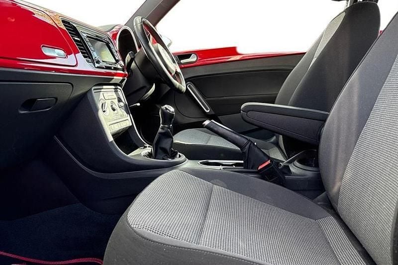 Used VW Beetle Design 105 HP (77 kW) 2014 Red Hatchback