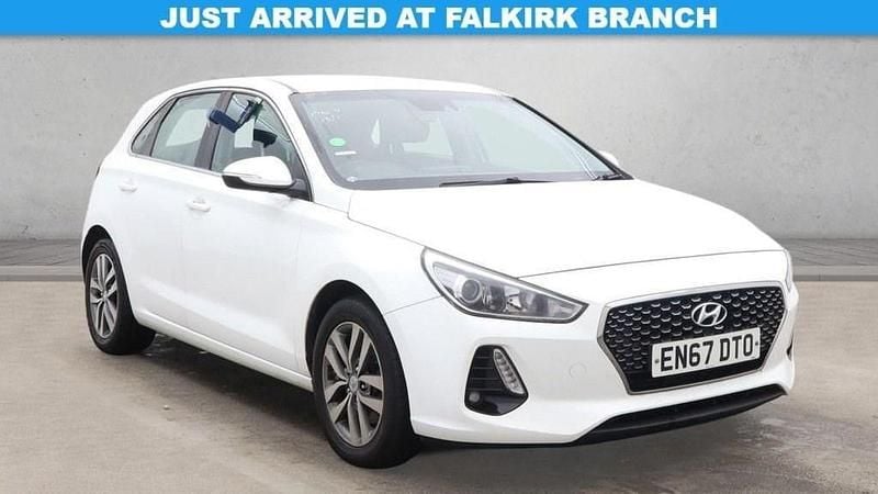 Used Hyundai i30 SE 140 HP (102 kW) 2018 White Hatchback