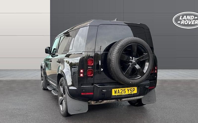 Used Land Rover Defender SE Dynamic 249 HP (183 kW) 2025 Estate