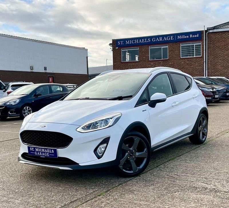 Used Ford Fiesta Active X 100 HP (73 kW) 2018 White Hatchback