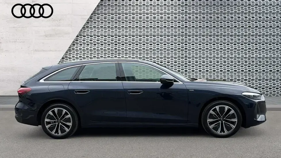 Used Audi A5 Advanced 299 HP (219 kW) 2025 Blue Estate