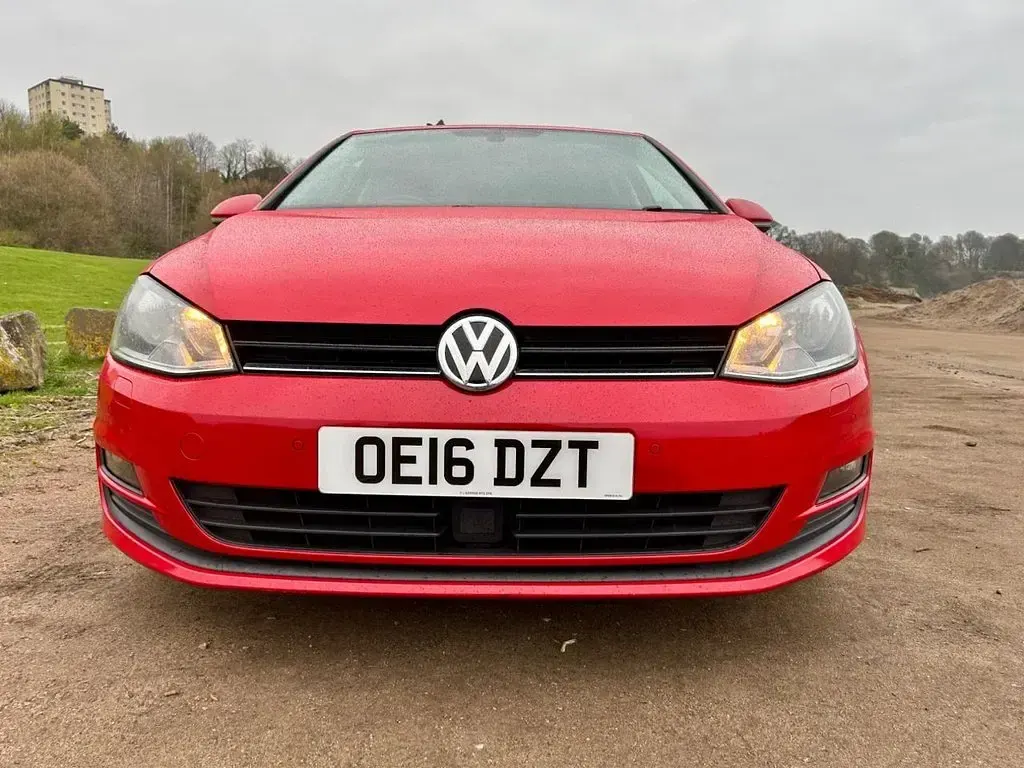 Used VW Golf VII Edition 110 HP (80 kW) 2016 Red Hatchback