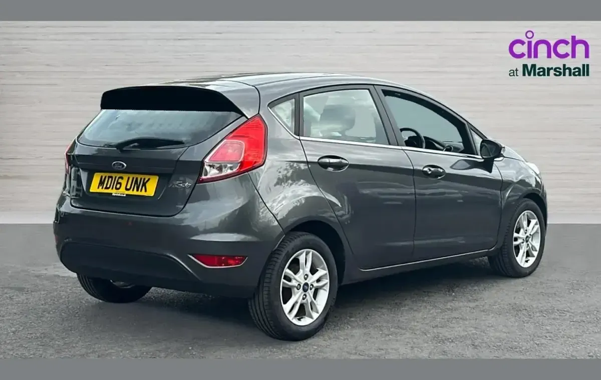 Used Ford Fiesta Zetec 80 HP (58 kW) 2016 Grey Hatchback