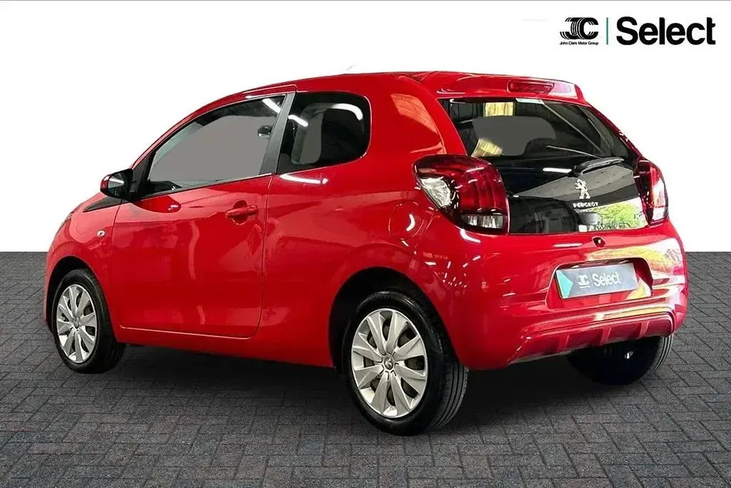 Used Peugeot 108 Active 71 HP (52 kW) 2019 Red Hatchback
