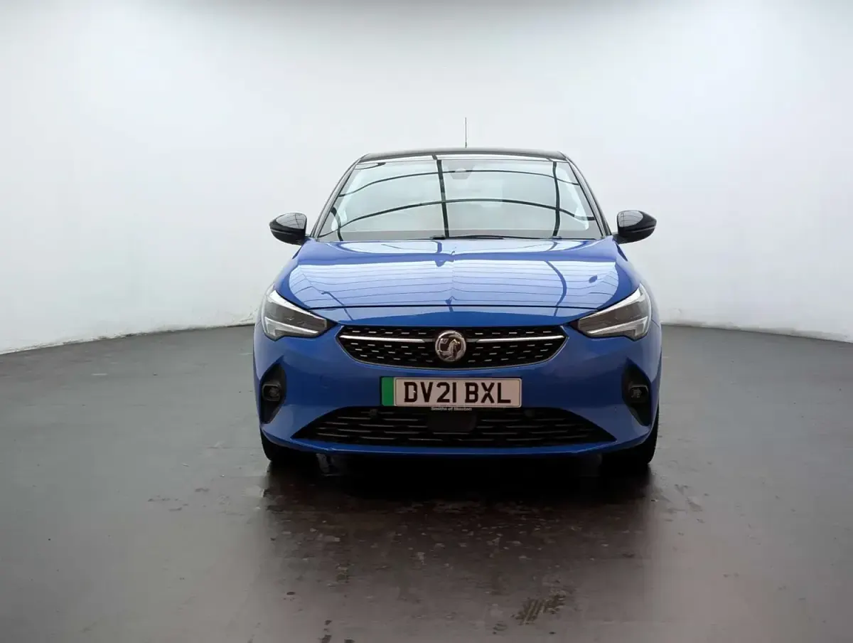 Second-hand Vauxhall Corsa-e Elite 2021 Albastru Hatchback