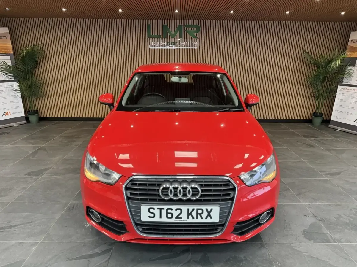 Begagnad Audi A1 Sport 105 HK (77 kW) 2012 Röd Halvkombi