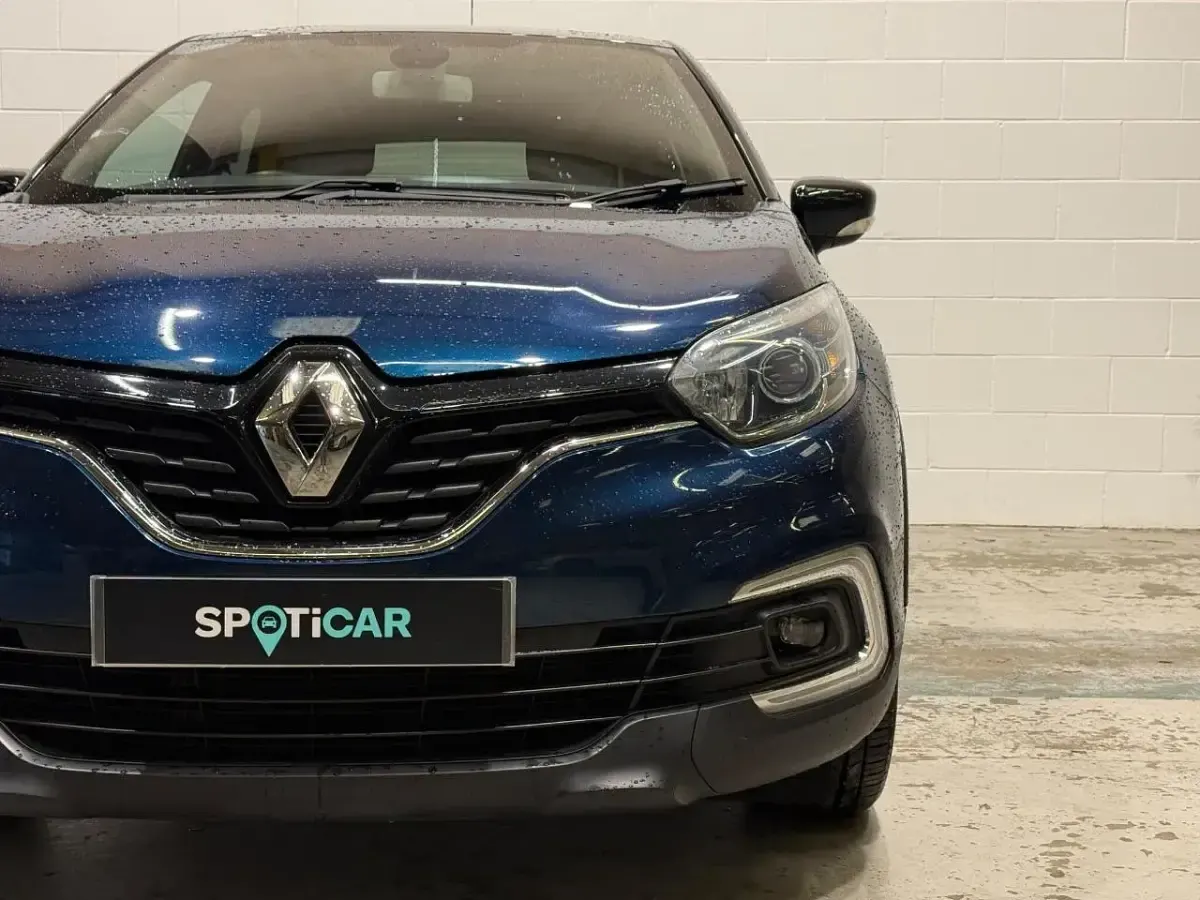 Usado Renault Captur Iconic 89 CV (65 kW) 2019 Azul SUV