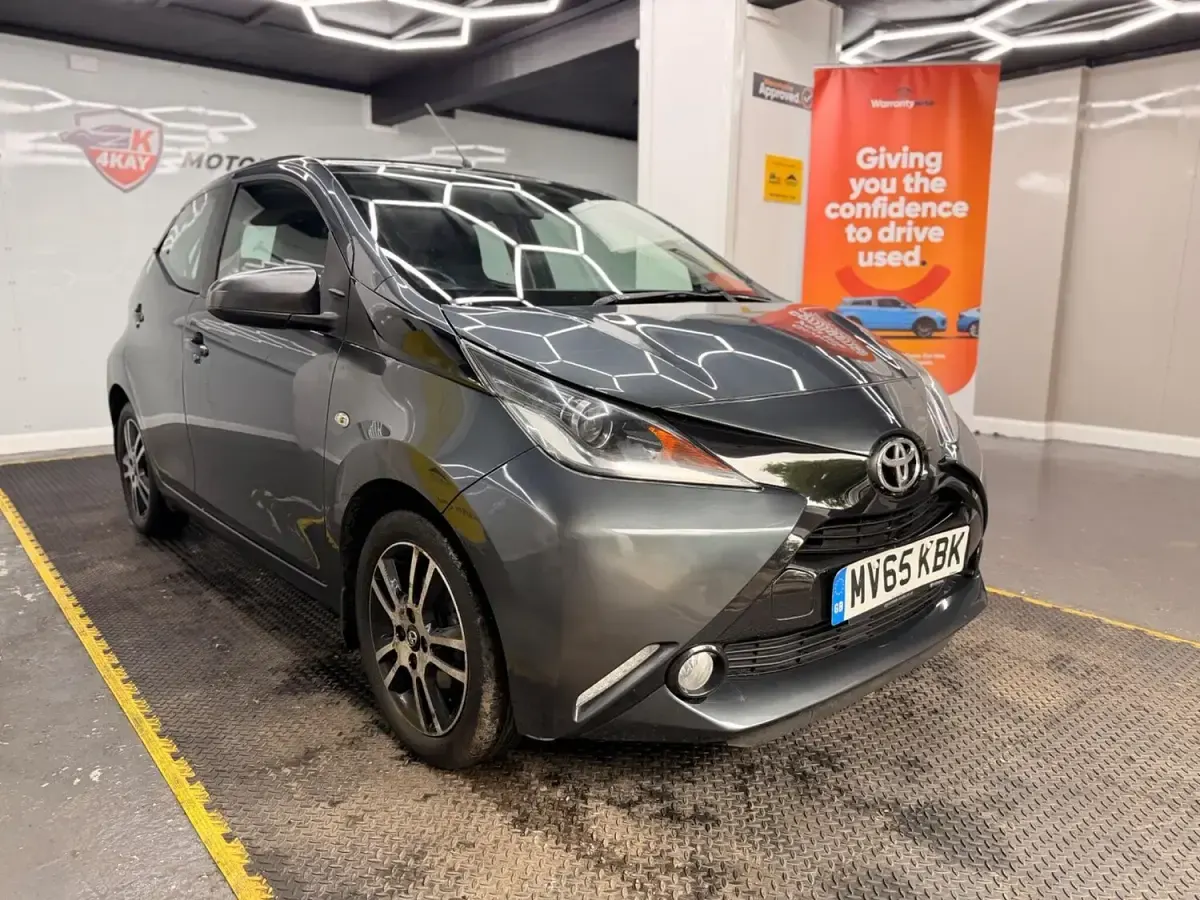 Used Toyota Aygo x-press 69 HP (50 kW) 2015 Grey Hatchback