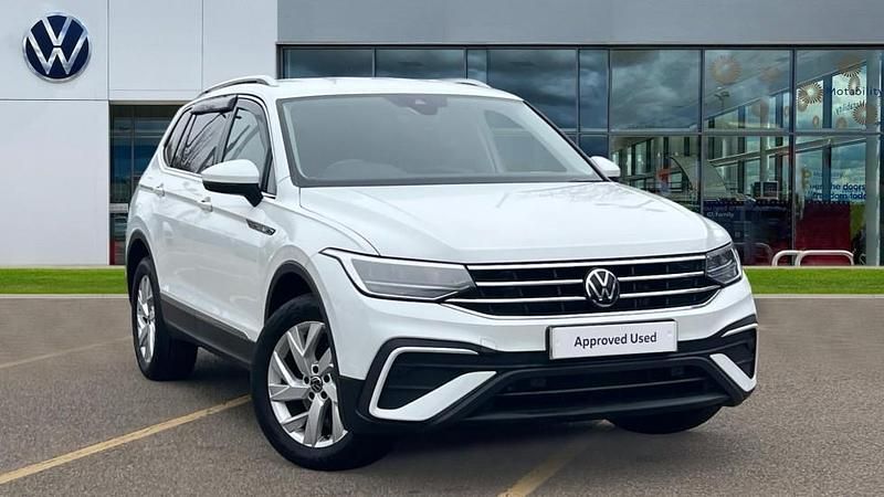 Used VW Tiguan Allspace Life 150 HP (110 kW) 2022 Pure white SUV