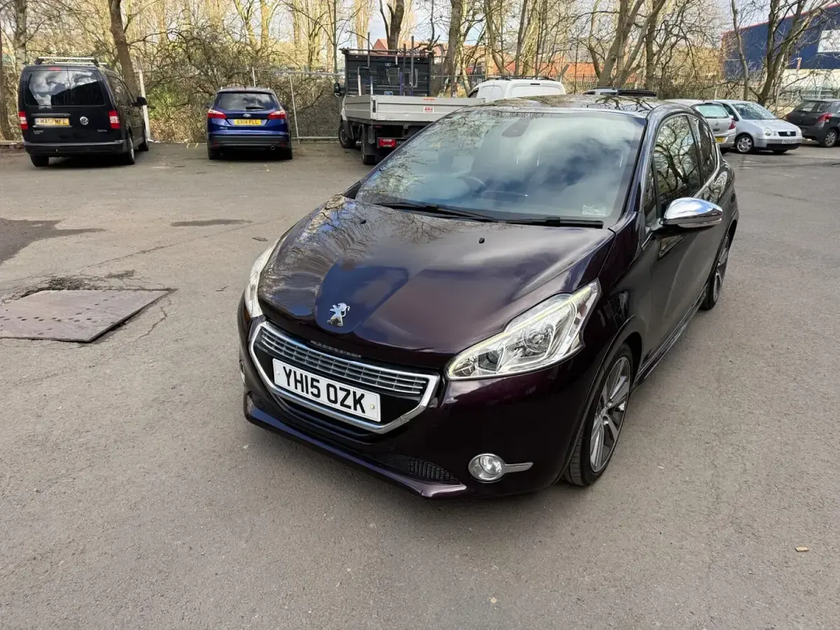 Used Peugeot 208 S 2015 Mauve/purple Hatchback