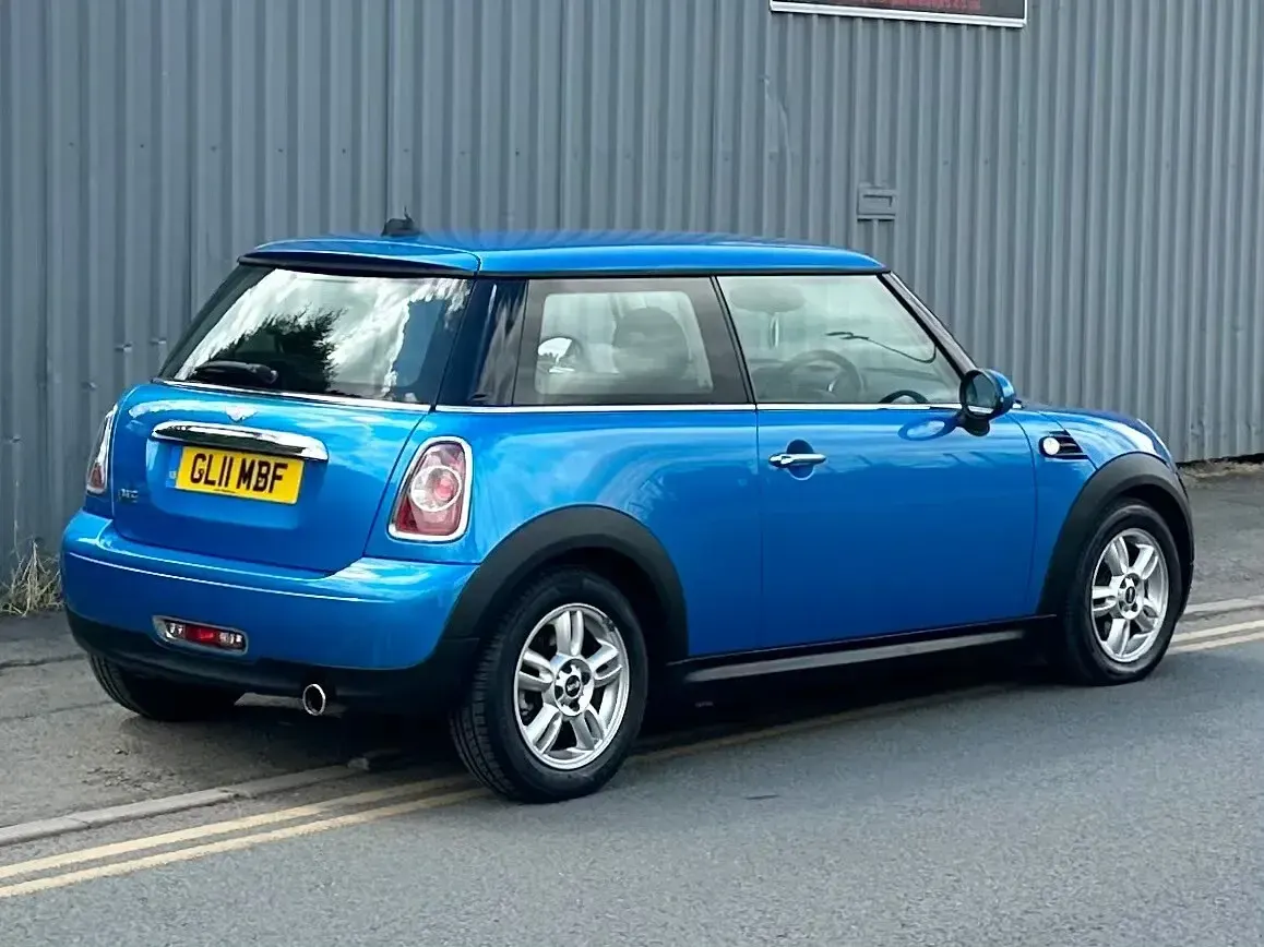 Used Mini ONE Hatch 98 HP (72 kW) 2011 Blue Hatchback