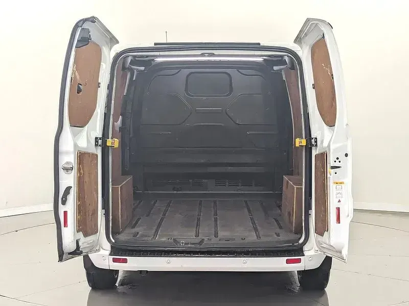 Used Ford Transit Custom Limited 130 HP (95 kW) 2022 Frozen white (solid colour) Van