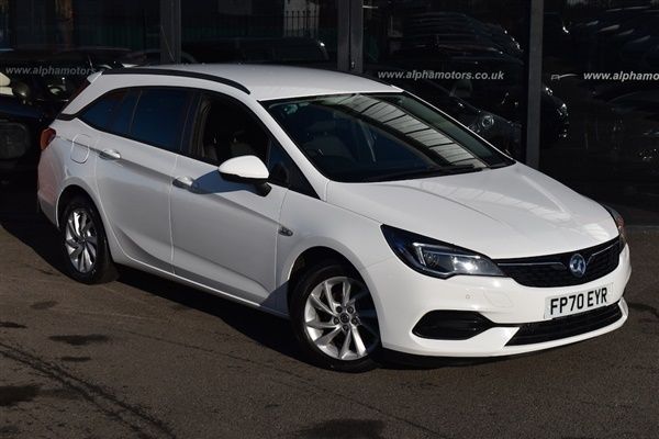 Summit white Used 2020 Vauxhall Astra S Estate | £9,490 (Fair price) - Image 1/1