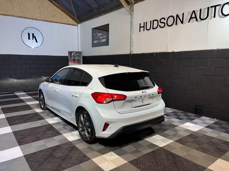 Used Ford Focus ST-Line 2020 White Hatchback