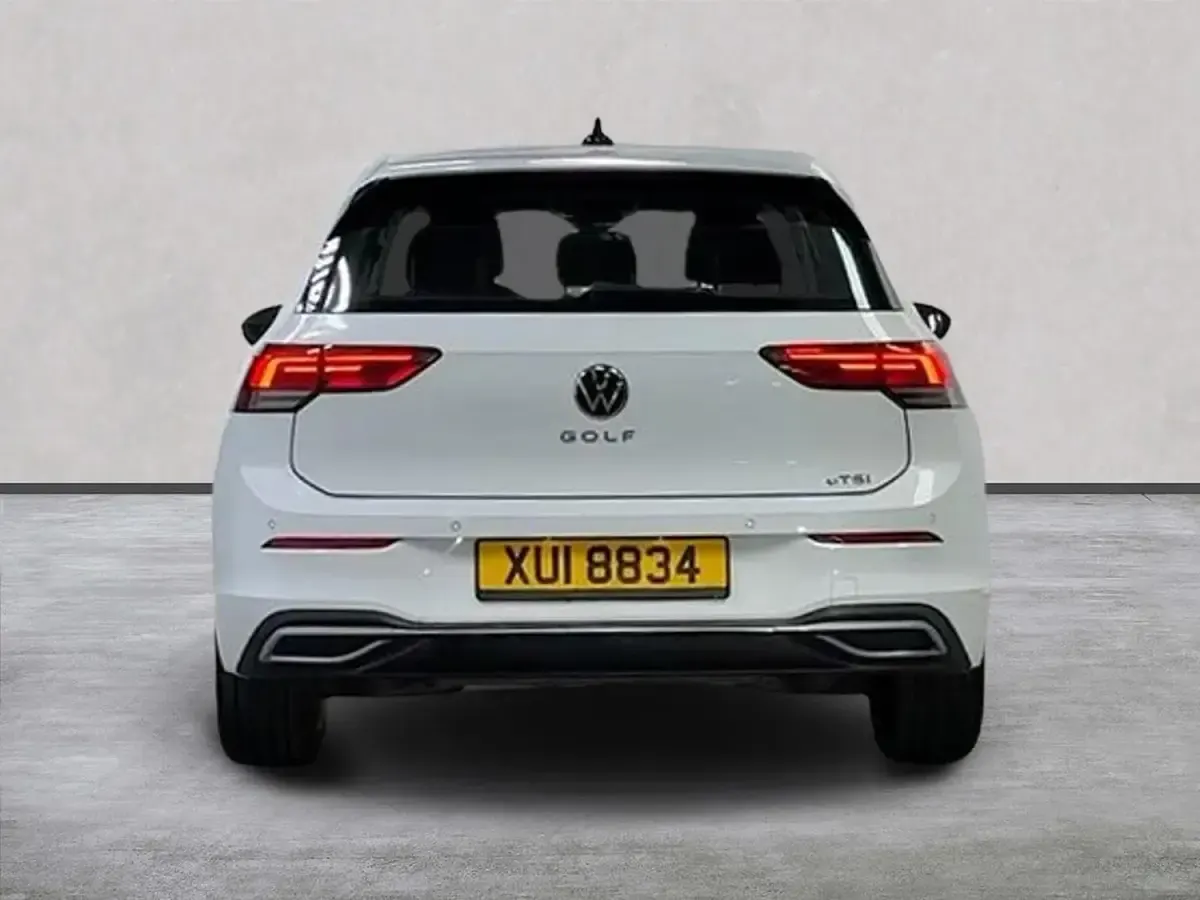 Second-hand VW Golf VII Style 150 CP (110 kW) 2021 Alb Hatchback