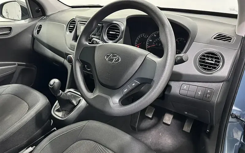 Used Hyundai i10 67 HP (49 kW) 2019 Blue Hatchback