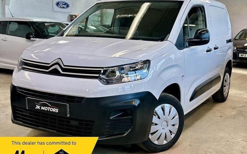 Used Citroën Berlingo 102 HP (75 kW) 2023 White MPV