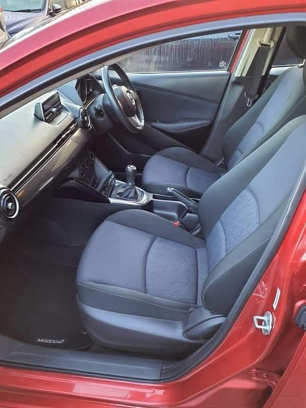 Used Mazda 2 75 HP (55 kW) 2016 Red Hatchback