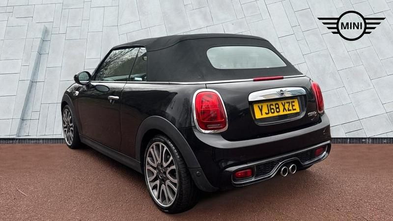 Used Mini Cooper S 189 HP (139 kW) 2018 Black Hatchback