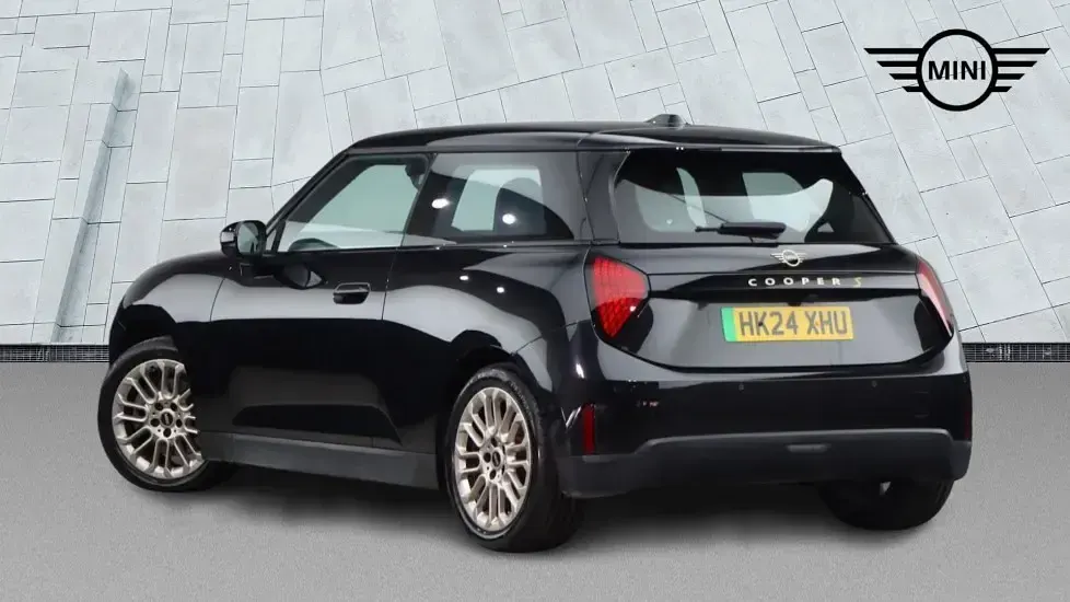 Used Mini Cooper SE Hatch 158 kW (215 HP) 2024 Black Hatchback