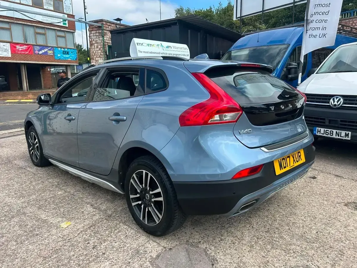 Used Volvo V40 Plus 2017 Blue Hatchback