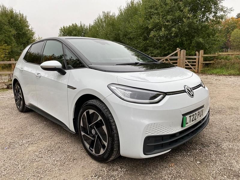 White Used 2022 VW ID.3 Pro Performance Hatchback | £17,190 (Fair price) - Image 1/4