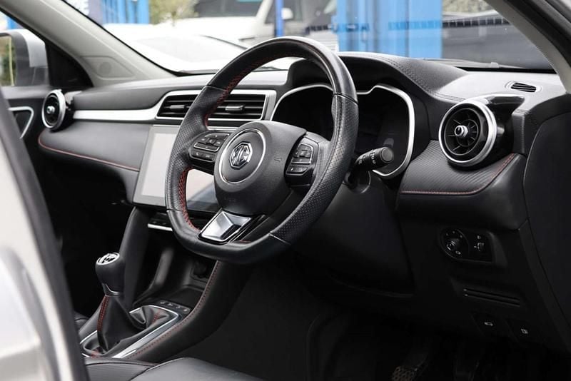 Used MG ZS Exclusive 111 HP (81 kW) 2023 Silver SUV