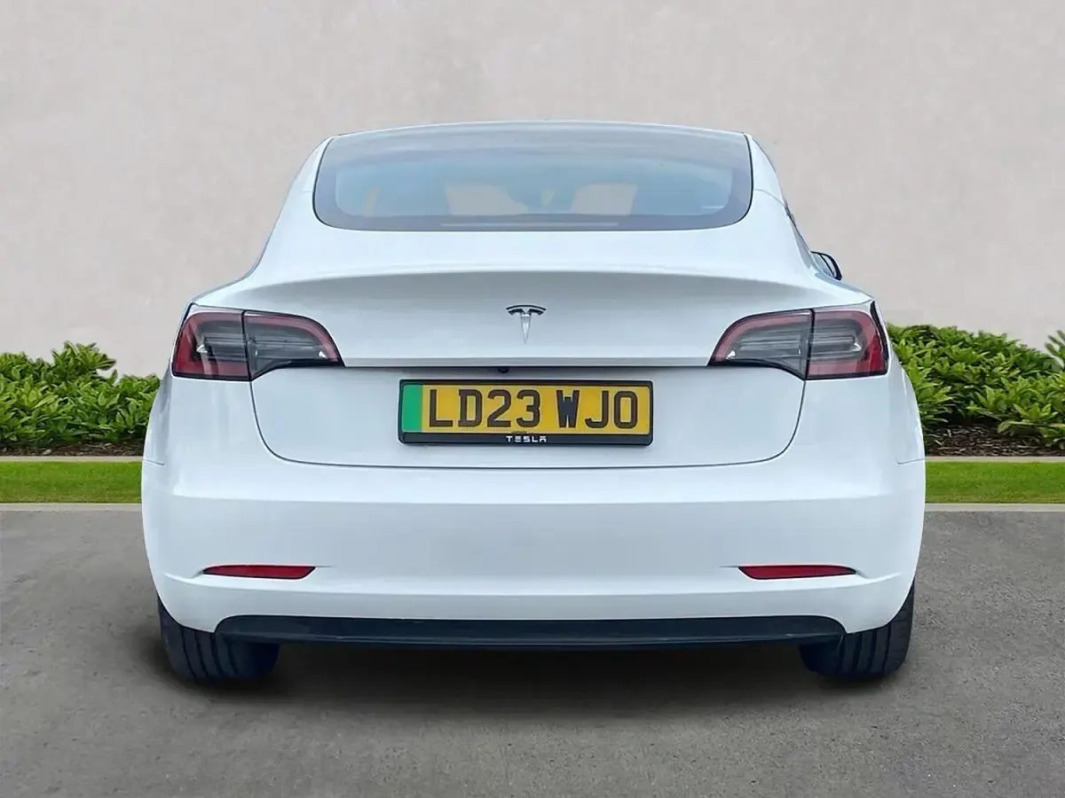Used Tesla Model 3 RWD 208 kW (283 HP) 2023 White Sedan