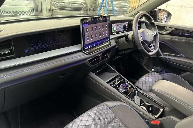 Used VW Tayron R-line 272 HP (200 kW) 2025 Green SUV