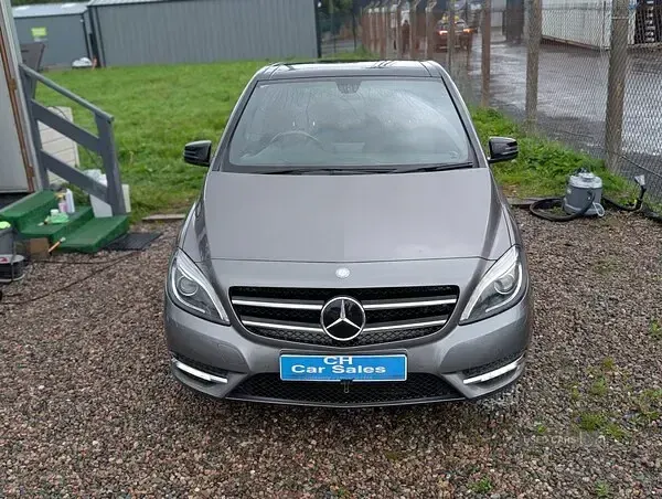 Used Mercedes B200 134 HP (98 kW) 2015 Grey Hatchback