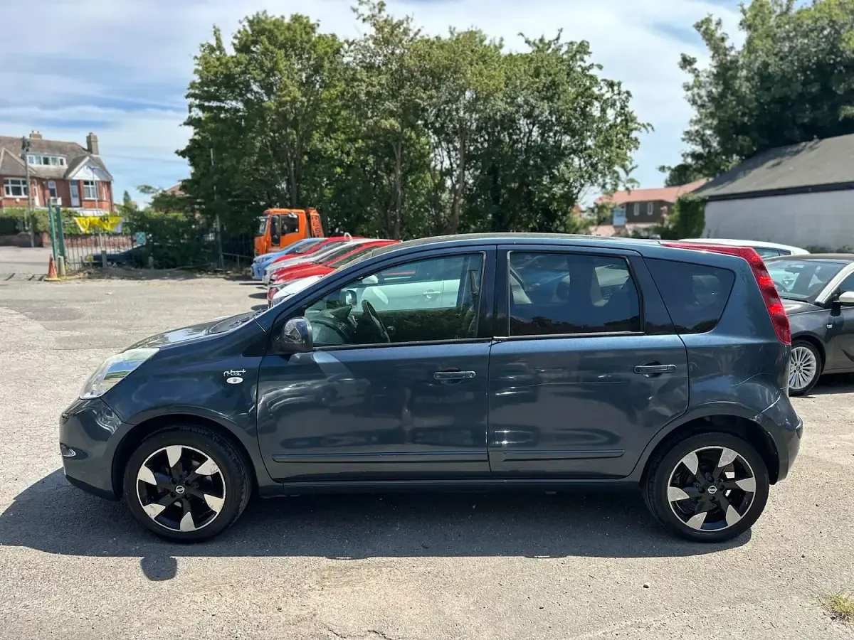 Used Nissan Note N-TEC 110 HP (80 kW) 2012 Blue Hatchback