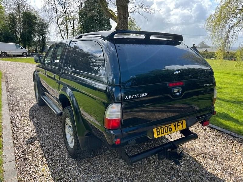 Used Mitsubishi L200 113 HP (83 kW) 2006 Black Pickup