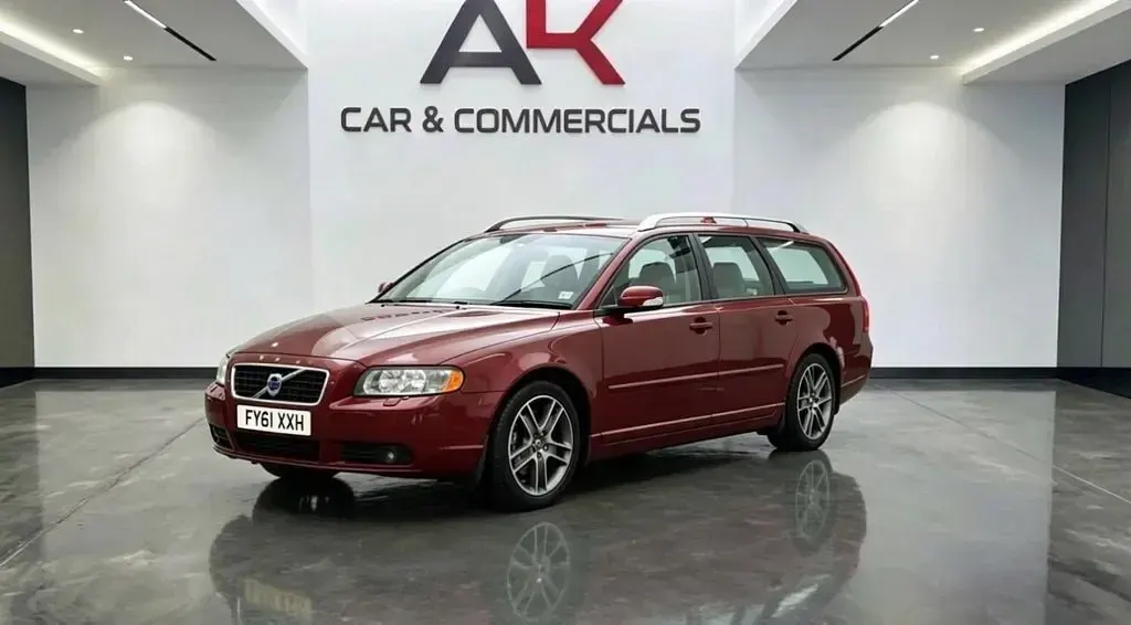 Used Volvo V50 SE Lux 150 HP (110 kW) 2011 Red Estate