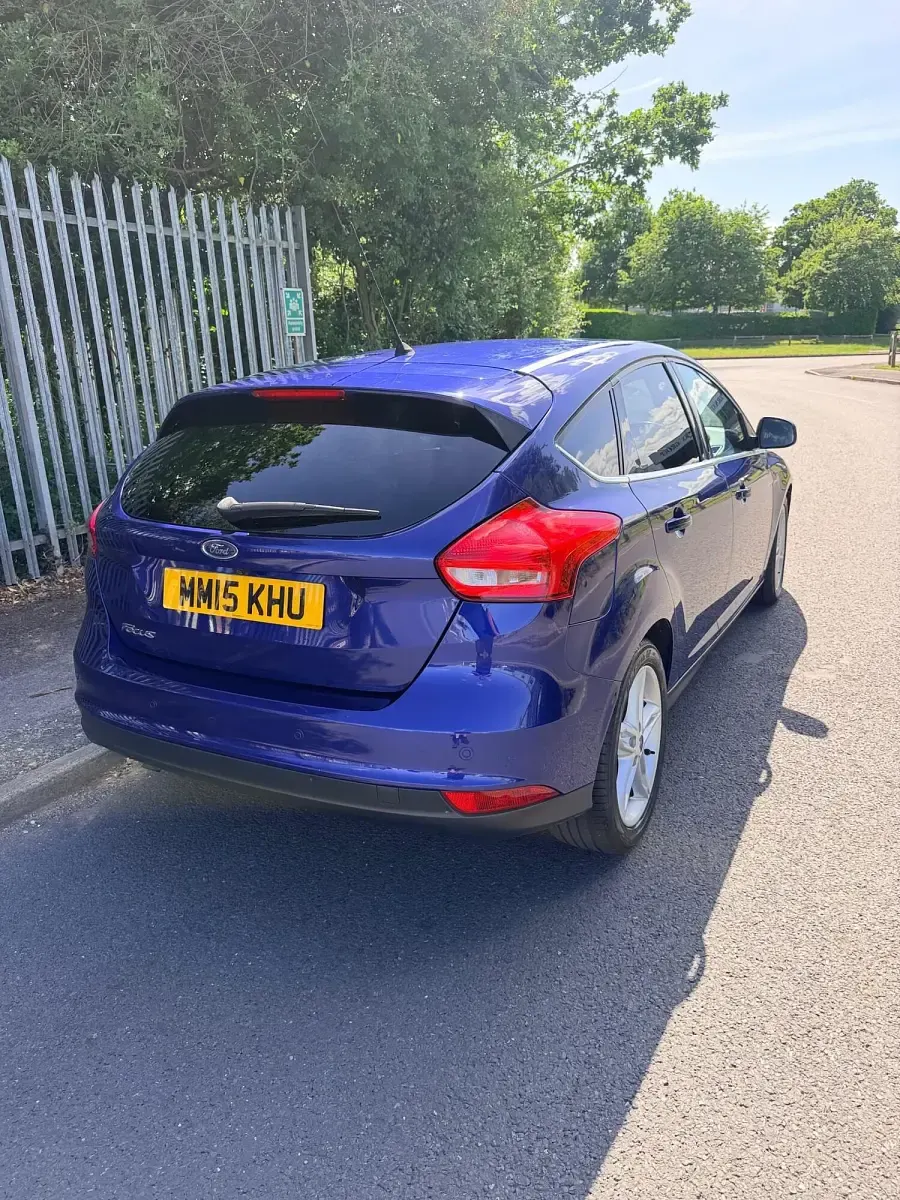 Used Ford Focus Titanium 120 HP (88 kW) 2015 Blue Hatchback