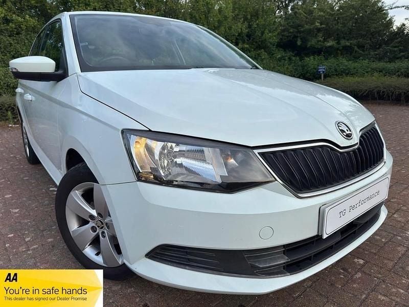 White Used 2015 Skoda Fabia SE Hatchback | £6,500 (Fair price) - Image 1/3