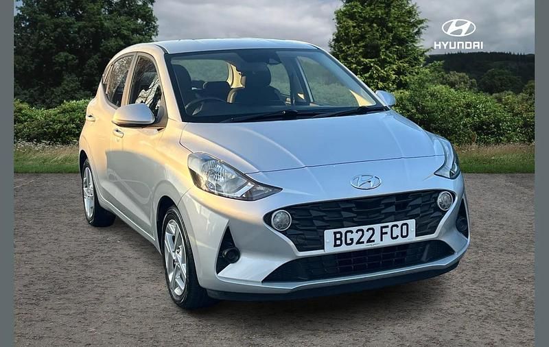 Used Hyundai i10 SE 65 HP (47 kW) 2022 Silver Hatchback