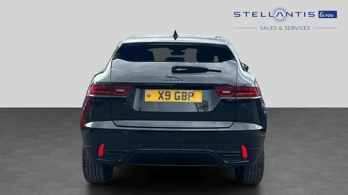 Usado Jaguar E-Pace R-Dynamic 161 HP (118 kW) 2021 Preto SUV
