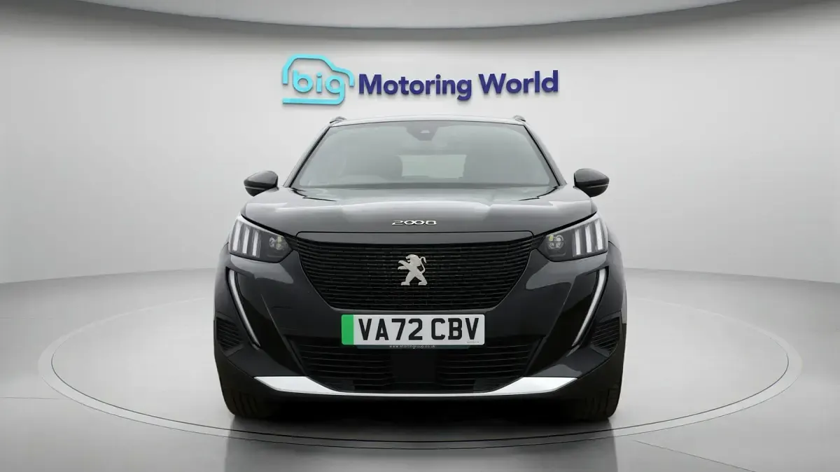 Second-hand Peugeot e-2008 GT 98 kW (134 CP) 2023 Negru SUV