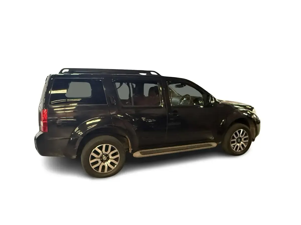 Used Nissan Pathfinder Tekna 174 HP (127 kW) 2010 Black SUV