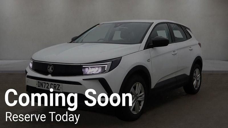 Used Vauxhall Grandland X S 130 HP (95 kW) 2022 White SUV
