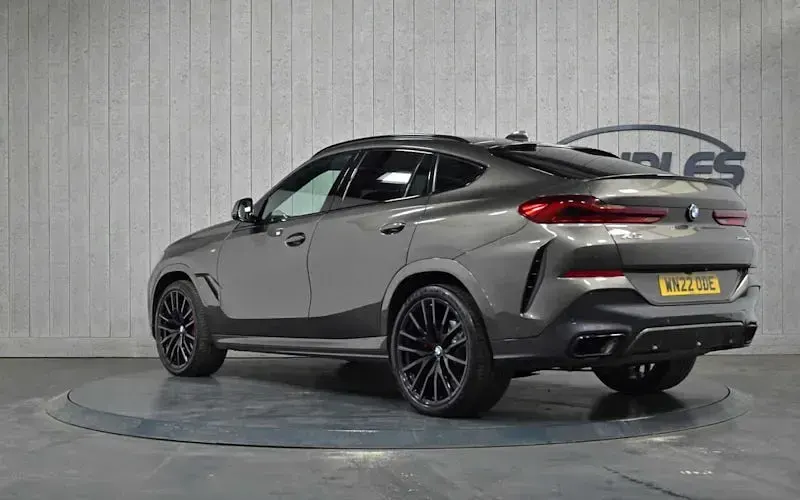 Used BMW X6 M Sport 333 HP (244 kW) 2022 Green SUV