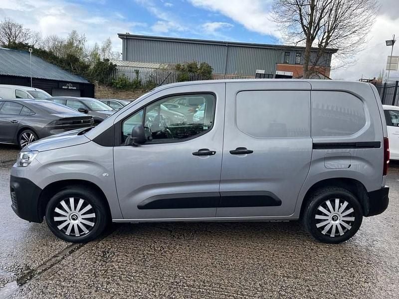 Used Citroën Berlingo 128 HP (94 kW) 2019 Grey MPV