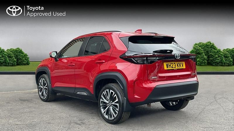 Used Toyota Yaris Hybrid 116 HP (85 kW) 2023 Scarlet flare