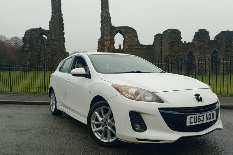 Used Mazda 3 105 HP (77 kW) 2013 White Hatchback