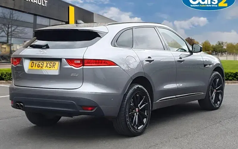Second-hand Jaguar F-Pace R-Sport 179 CP (131 kW) 2019 Gri SUV
