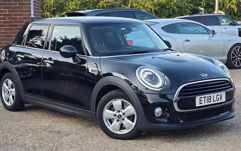Black Used 2018 Mini Cooper Hatch Hatchback | £10,499 (Good price) - Image 1/4