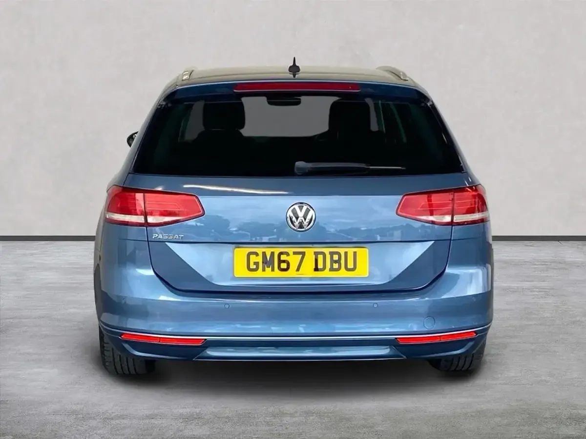 Używany VW Passat Business 150 KM (110 kW) 2018 Niebieski Kombi