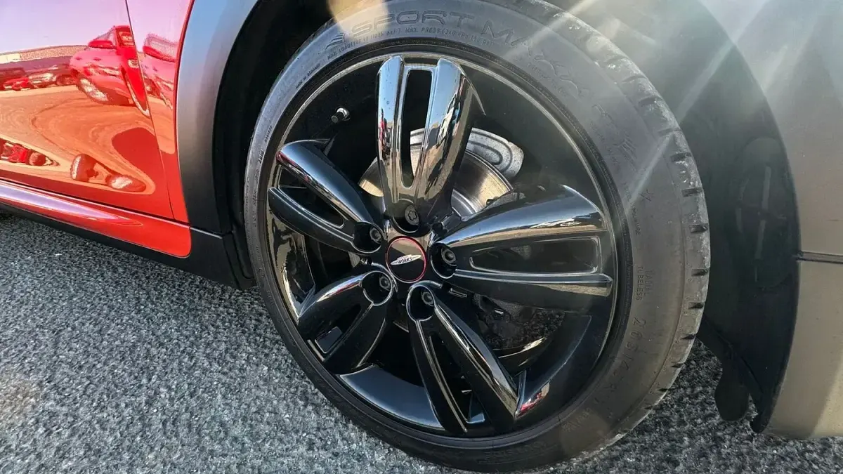 Used Mini Cooper Hatch 134 HP (98 kW) 2019 Orange Hatchback